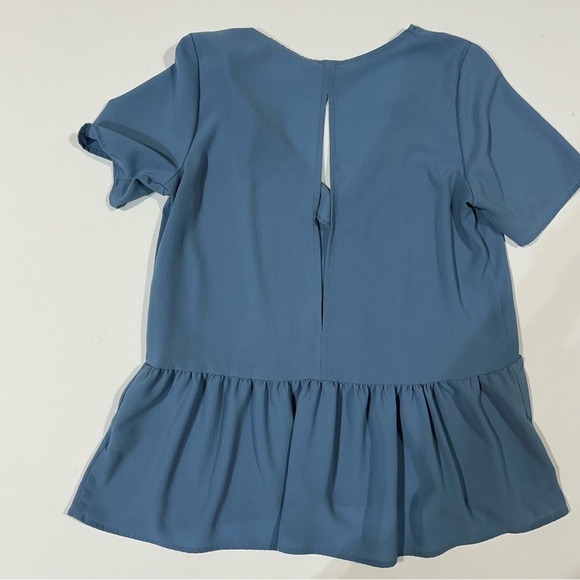 Cents of Style Blue open back babydoll style blouse size M - Picture 4 of 4